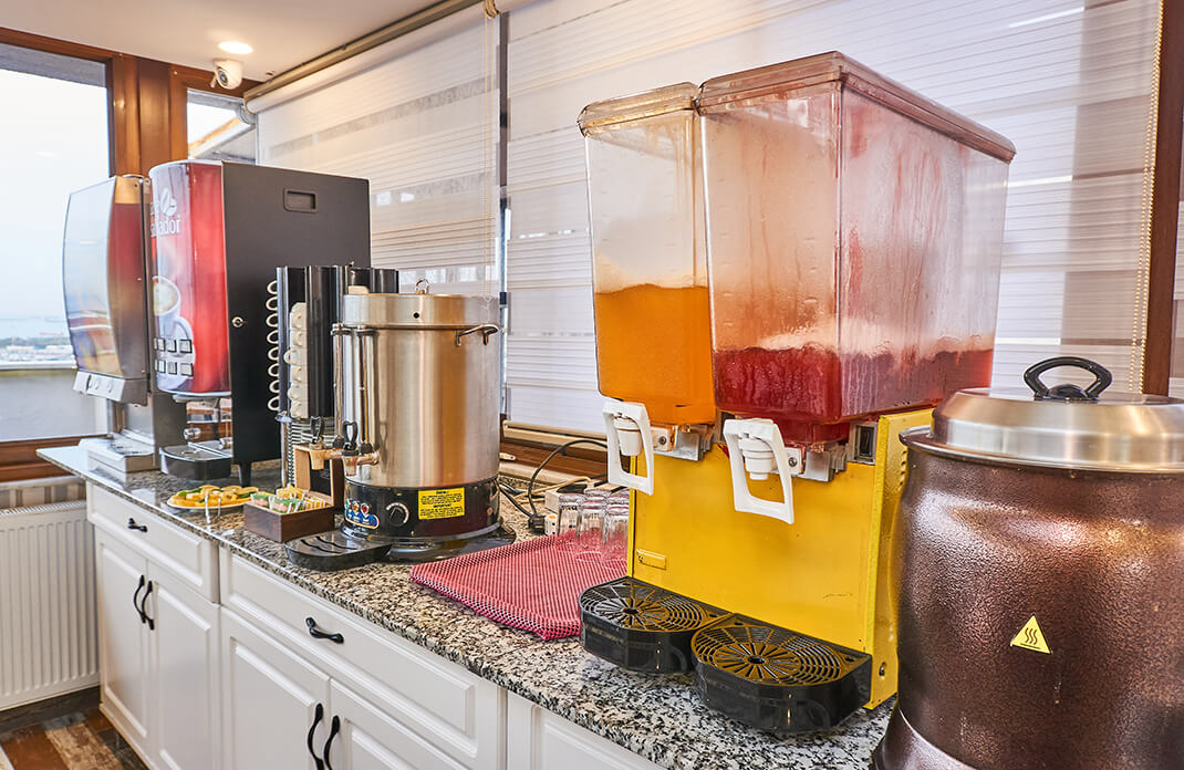 Restaurant & Breakfast