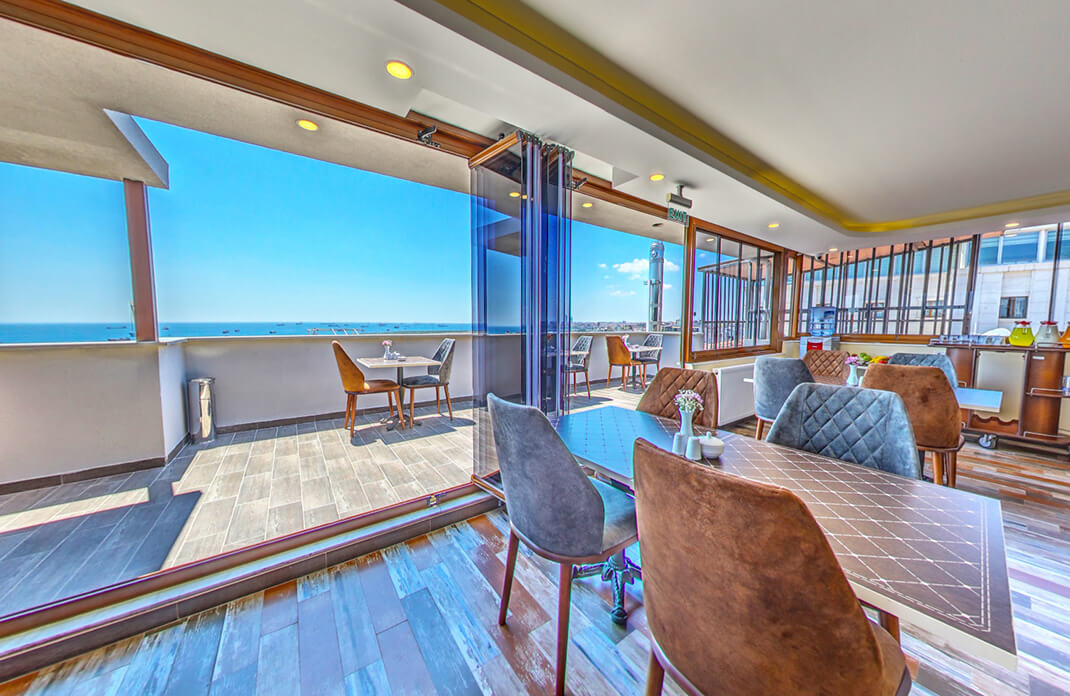 Restaurant & Breakfast