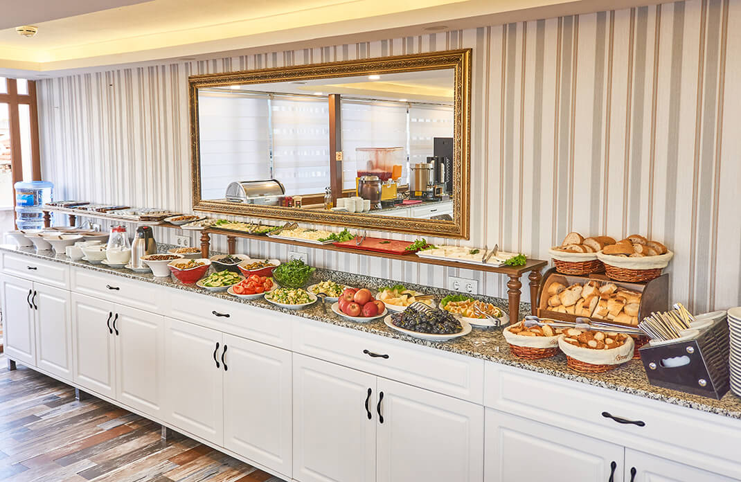 Restaurant & Breakfast