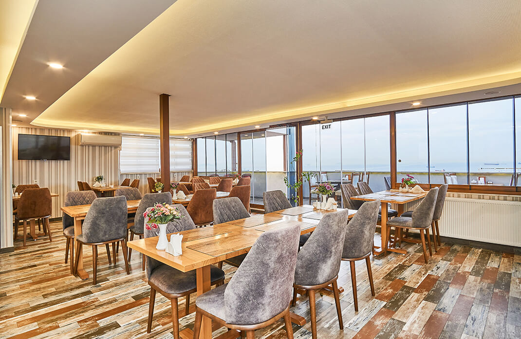 Restaurant & Breakfast