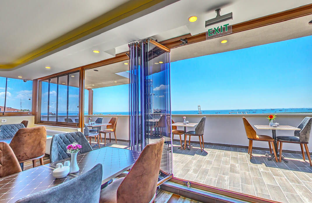 Restaurant & Breakfast